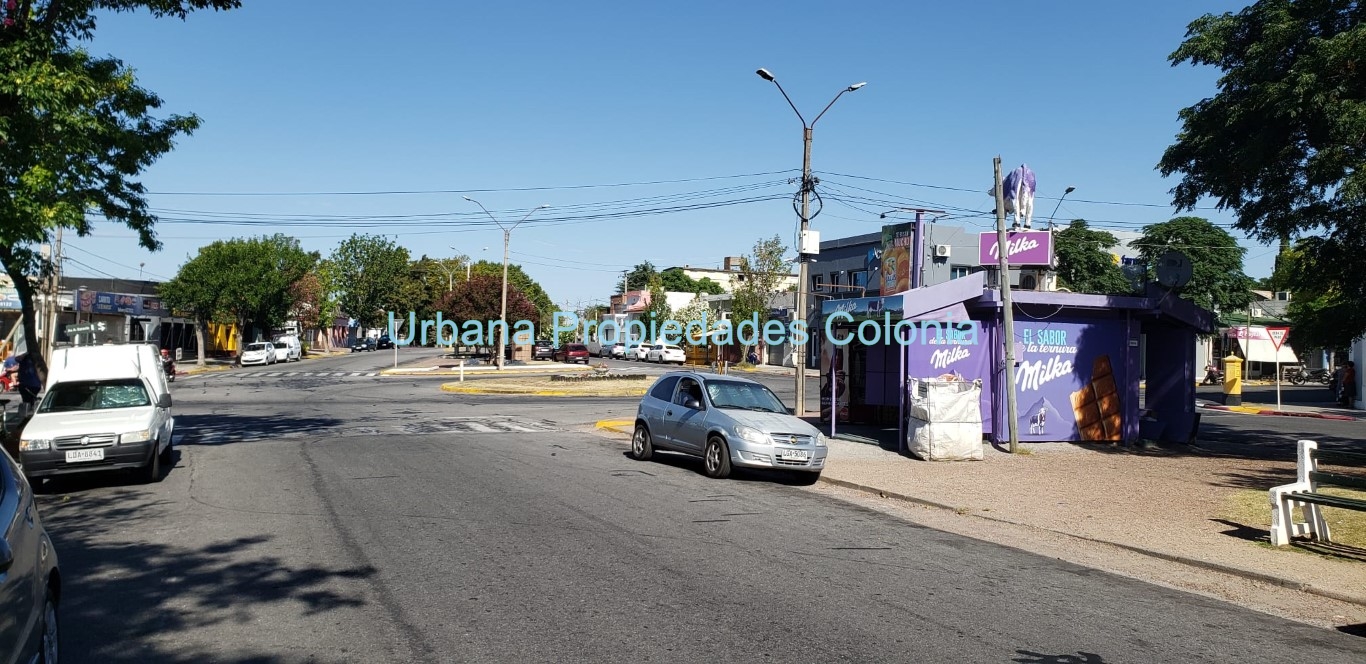 Casa + 2  Locales Comerciales